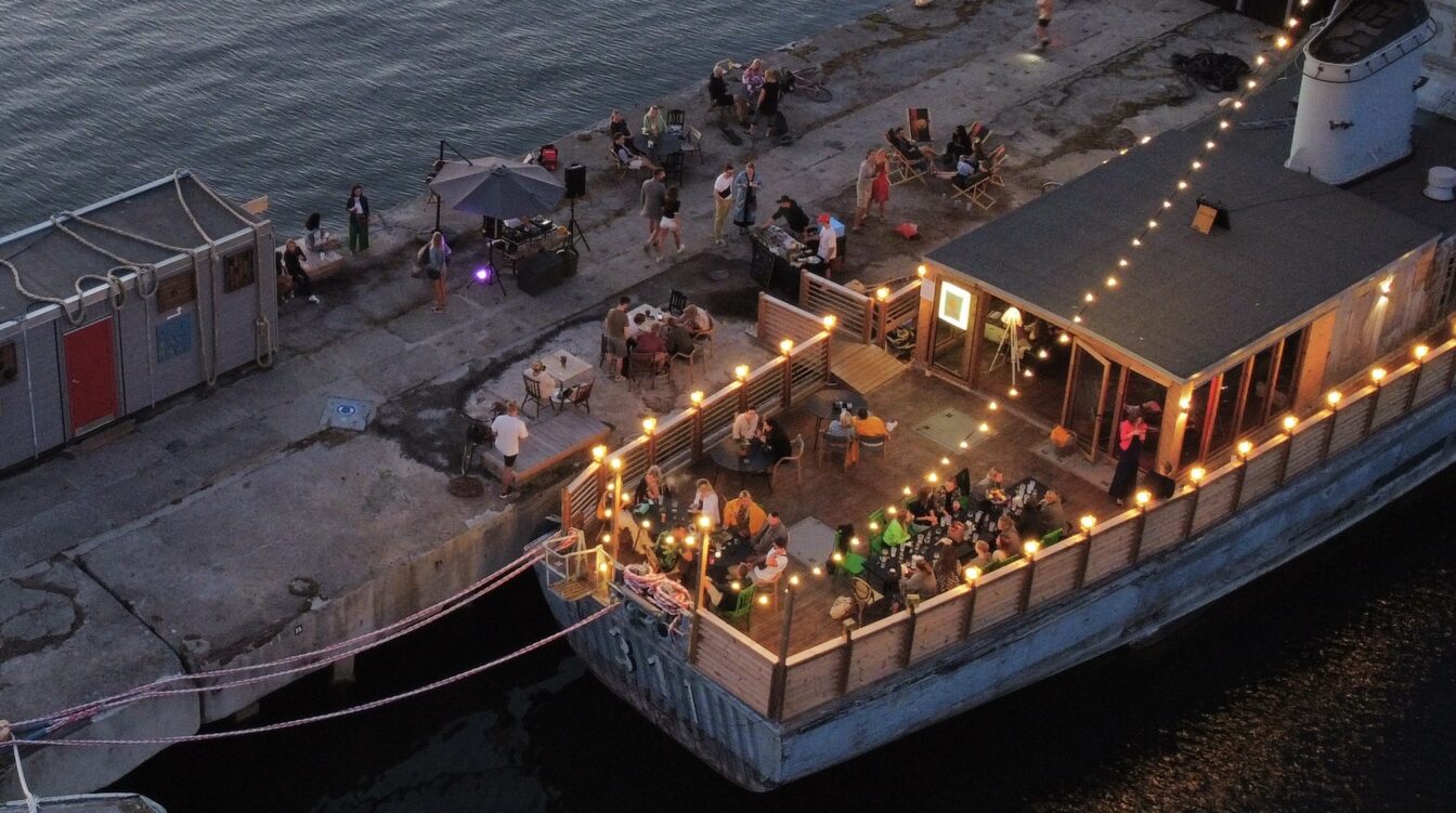 Wambola Surf & Bar Wambola Surf & Bar